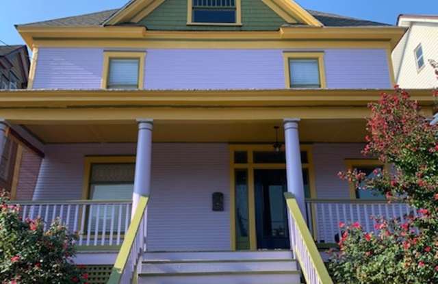 Spacious 3 BR home in Old SW, close to YMCA & Downtown!