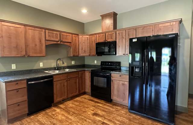 715 N 17th Street West