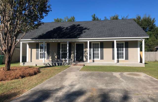 Charming 3-Bedroom Home with Private Fenced Yard in Valdosta, GA! photos photos