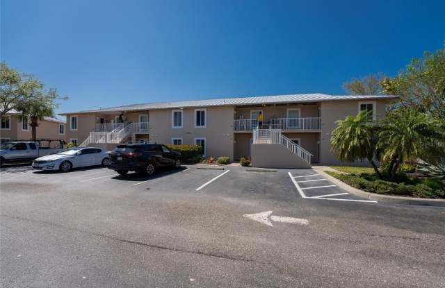 Photo of 9500 FIDDLERS GREEN CIRCLE