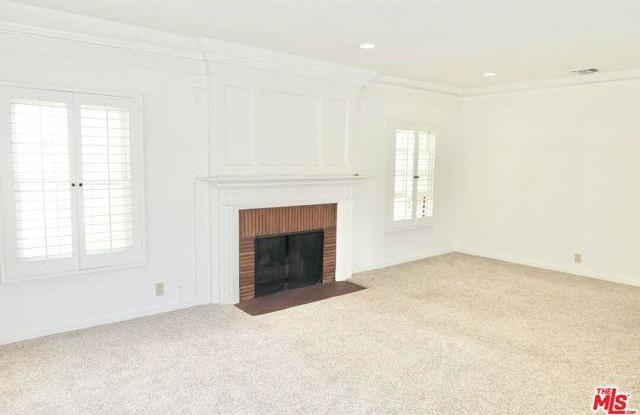 210 South Spalding Drive