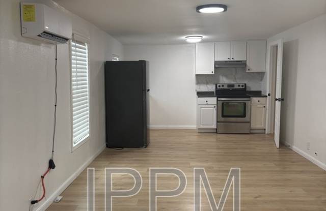 Photo of 619 E Pierce