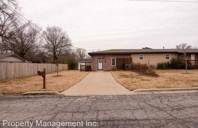 404 S Parkview - 404 South Parkview Street, Coffeyville, KS 67337