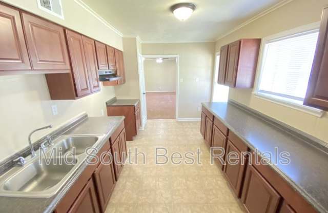 3470 Suzanne Dr (Frayser)