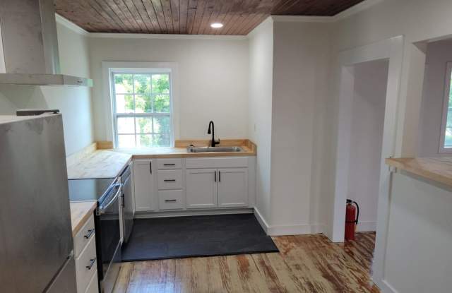 4 Bedroom Historic Residential Unit Near Downtown Pensacola
