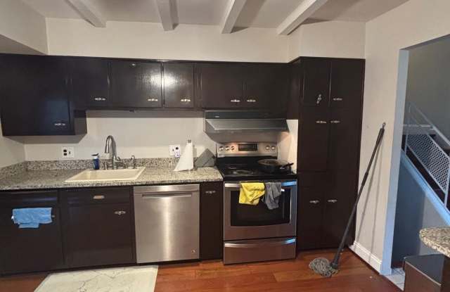 Photo of 14204 LONDON Lane