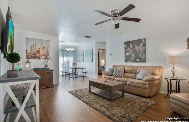 9806 Cascade Valley
