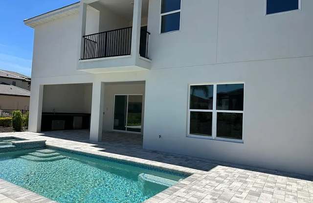 1009 Coyote Creek Way