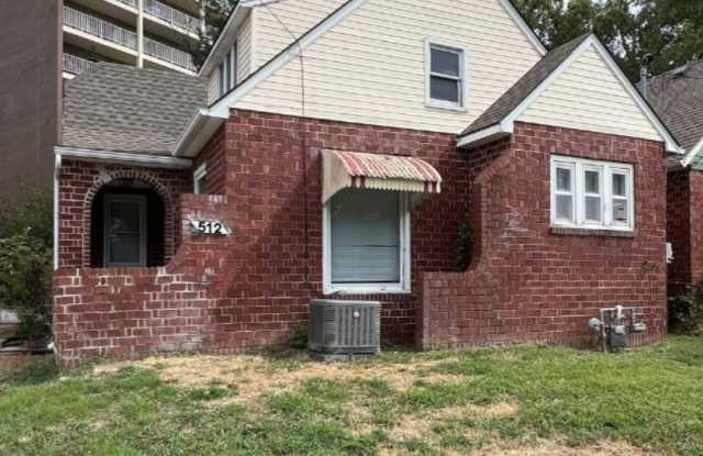 Photo of Cozy 2-Bedroom Duplex Minutes from Independence Square