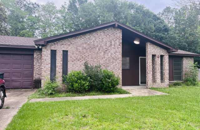 1324 Glacier Avenue - 1324 Glacier Avenue, Ocean Springs, MS 39564