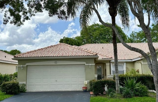 4185 Pine Ridge Ln - 4185 Pine Ridge Lane, Weston, FL 33331