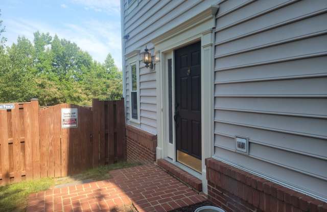 Photo of 9620 POTTERS HILL - BASEMENT ONLY Circle