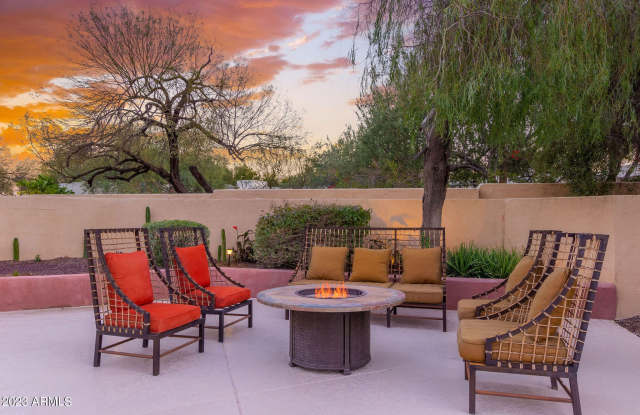 5620 N Casa Blanca Drive