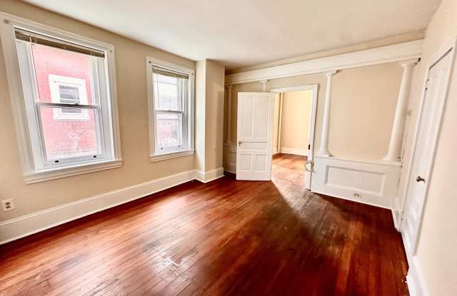 Photo of 124 E POMONA STREET