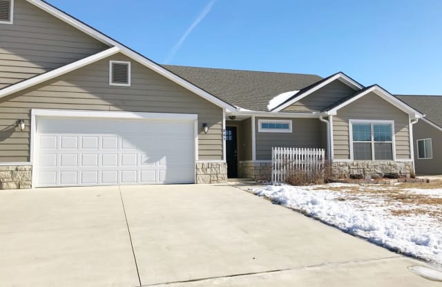 805 Highland Ridge Drive - 805 Highland Ridge Drive, Manhattan, KS 66503