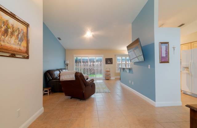 1487 Windship Circle