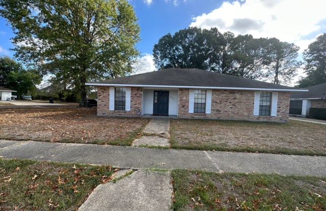 2407 Bernwood Dr. - 2407 Bernwood Drive, Baton Rouge, LA 70816