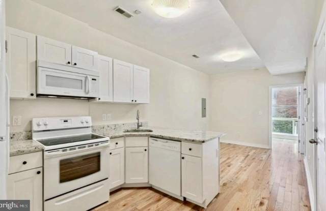 1206 E PALMER Street unit: 2