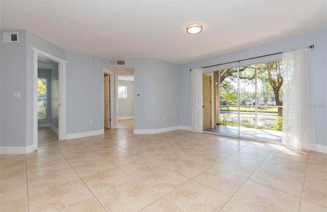 10024 STRAFFORD OAK COURT