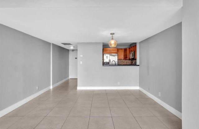 20379 W Country Club Dr