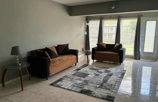 Photo of 1120 Boxwood Drive