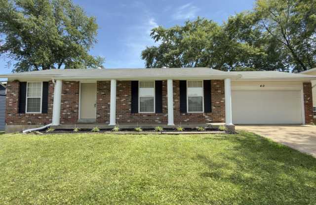 40 South Hillview Drive