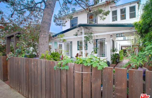 Photo of 426 RIALTO Ave unit: D