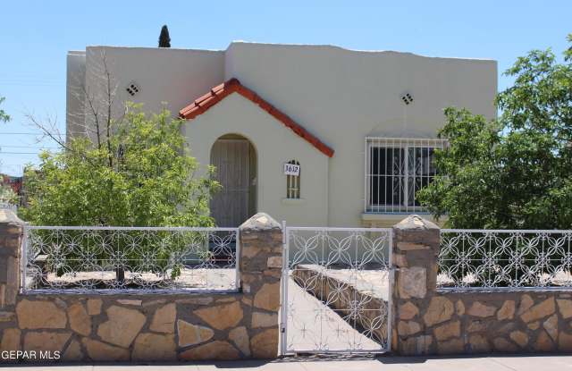 3612 LA LUZ Avenue