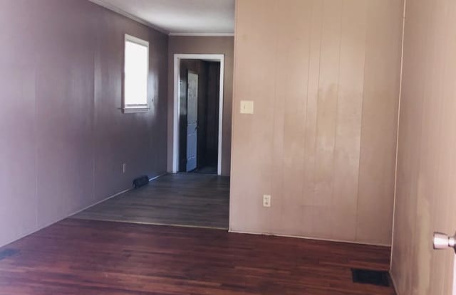 3 Bedroom home |storage shed included |