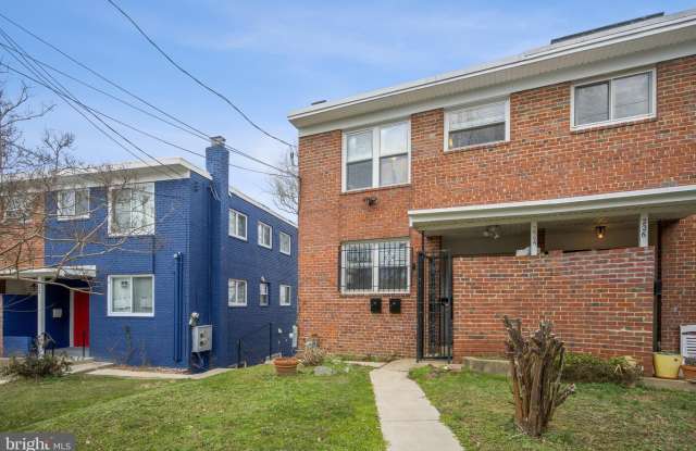 224 WEBSTER Street NE