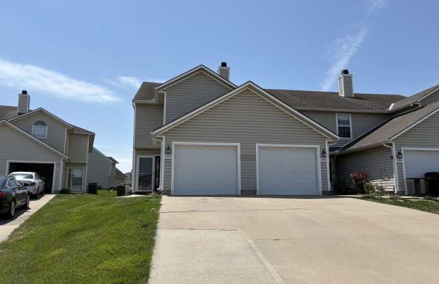 1282 Northwest Phelps Court