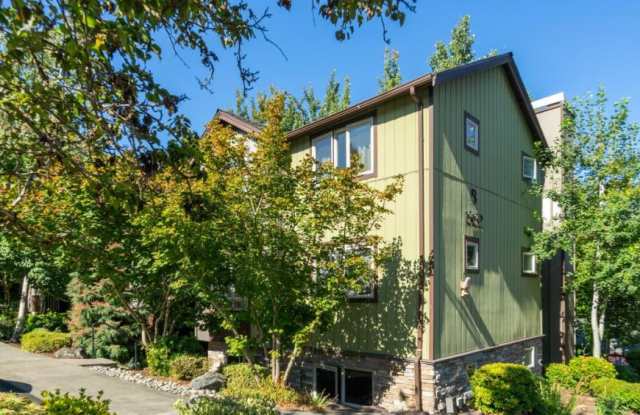 Photo of 15152 NE 82nd St. #103