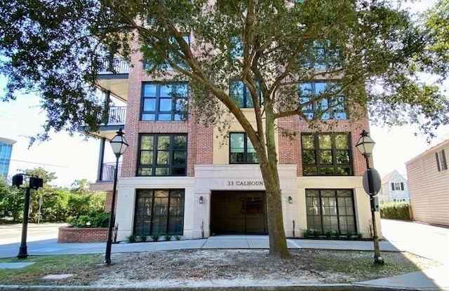 33 Calhoun Street