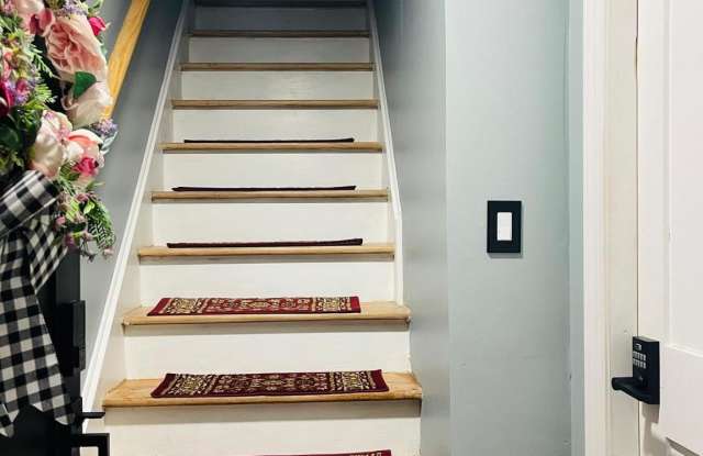 2326 FAIRVIEW Street