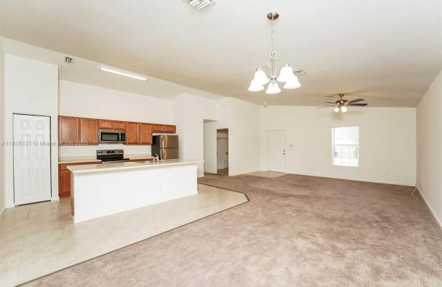 1481 SW Kamchatka Ave