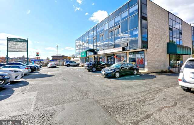 4810 BEAUREGARD Street unit: 200