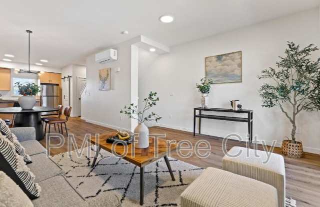 Photo of 7475 W Swain Ln