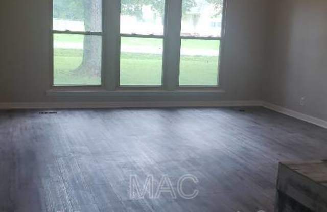 Photo of 1550 Lake Villa Circle