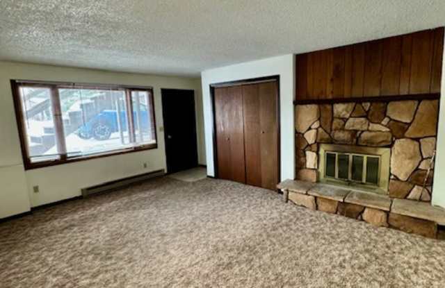 2 Bedroom 1 Bathroom-5 Mins from Campus - 1908 West Koch Street, Bozeman, MT 59718