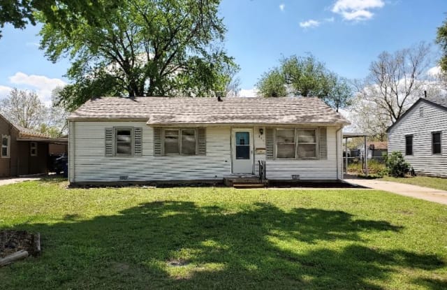 823 W. Davis - 823 Davis Drive, Wichita, KS 67217