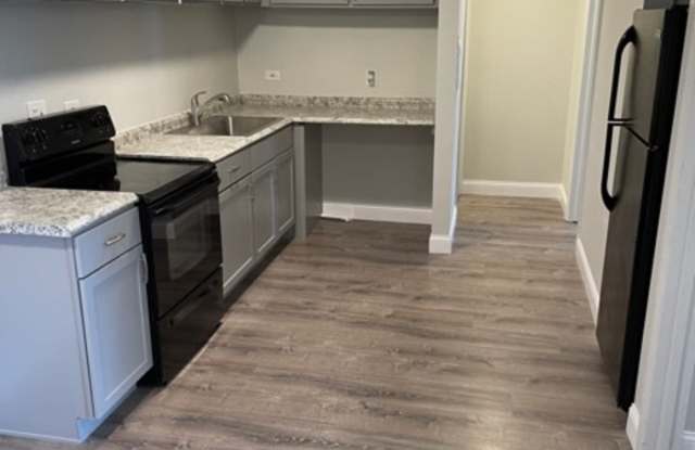 519 S. Milwaukee Avenue - 519-11