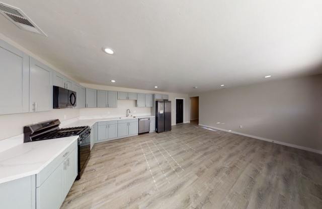 Fully renovated 4 bed 2 bath! photos photos