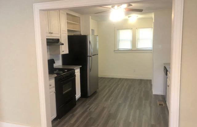 Remodeled Adorable Midtown Bungalow!