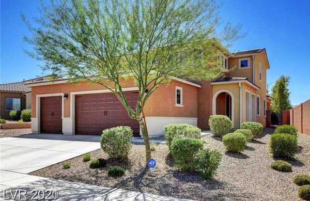 Gated community - 4 bedrooms - 3 baths
