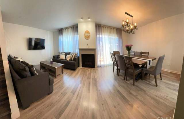 10125 De Soto Avenue 40