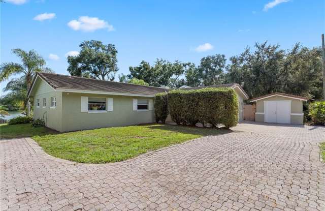 2615 S CRYSTAL LAKE DRIVE