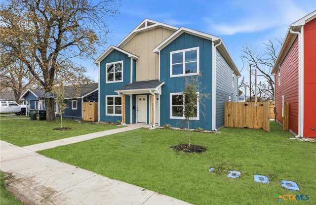 Photo of 909 S Martin Luther King Jr Lane unit: A