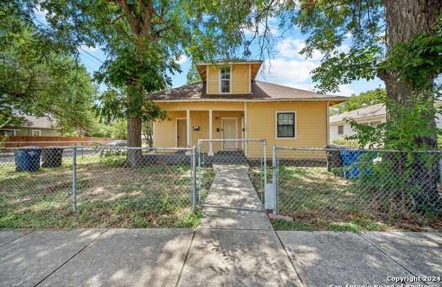 Photo of 1302 Winnipeg Ave