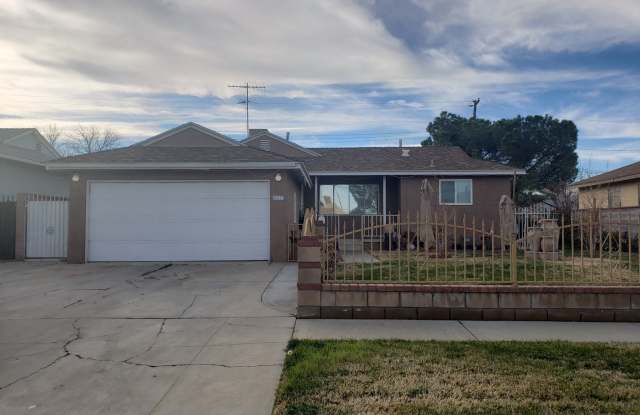 45533 Date Avenue - 45533 Date Avenue, Lancaster, CA 93534