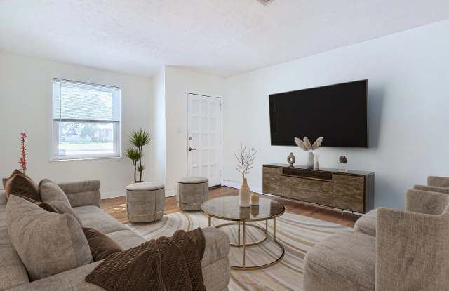 Photo of 2701 S Manhattan Ave